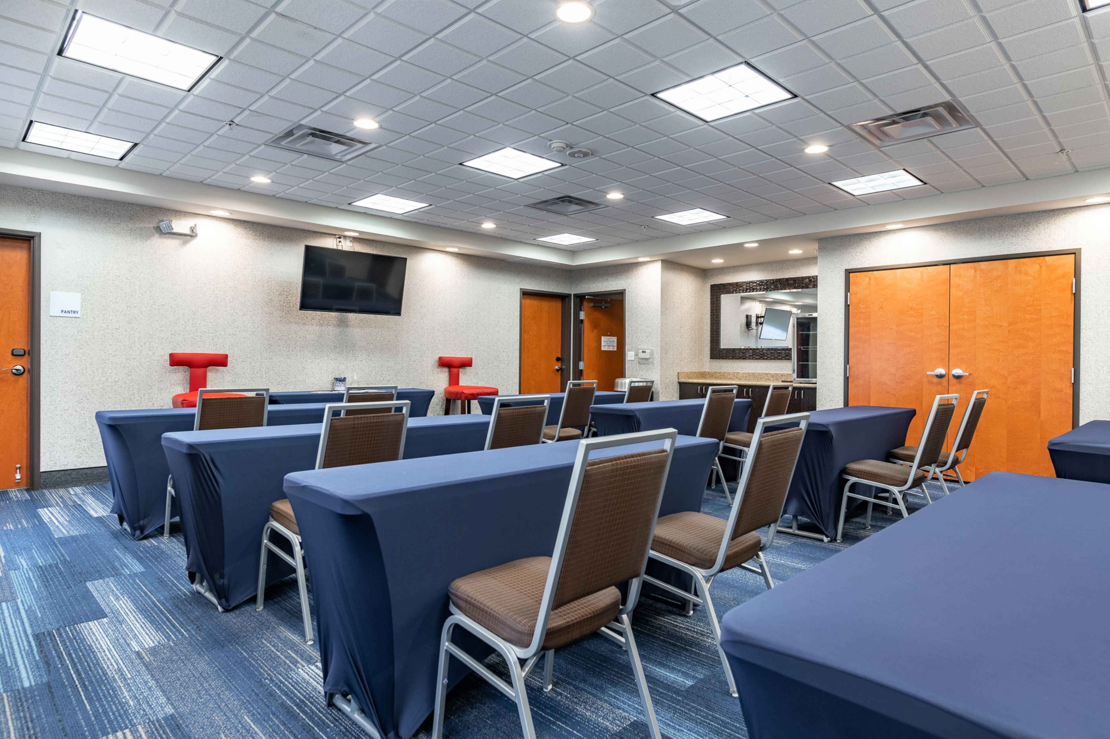 Holiday Inn Express & Suites New Martinsville By Ihg Exterior foto