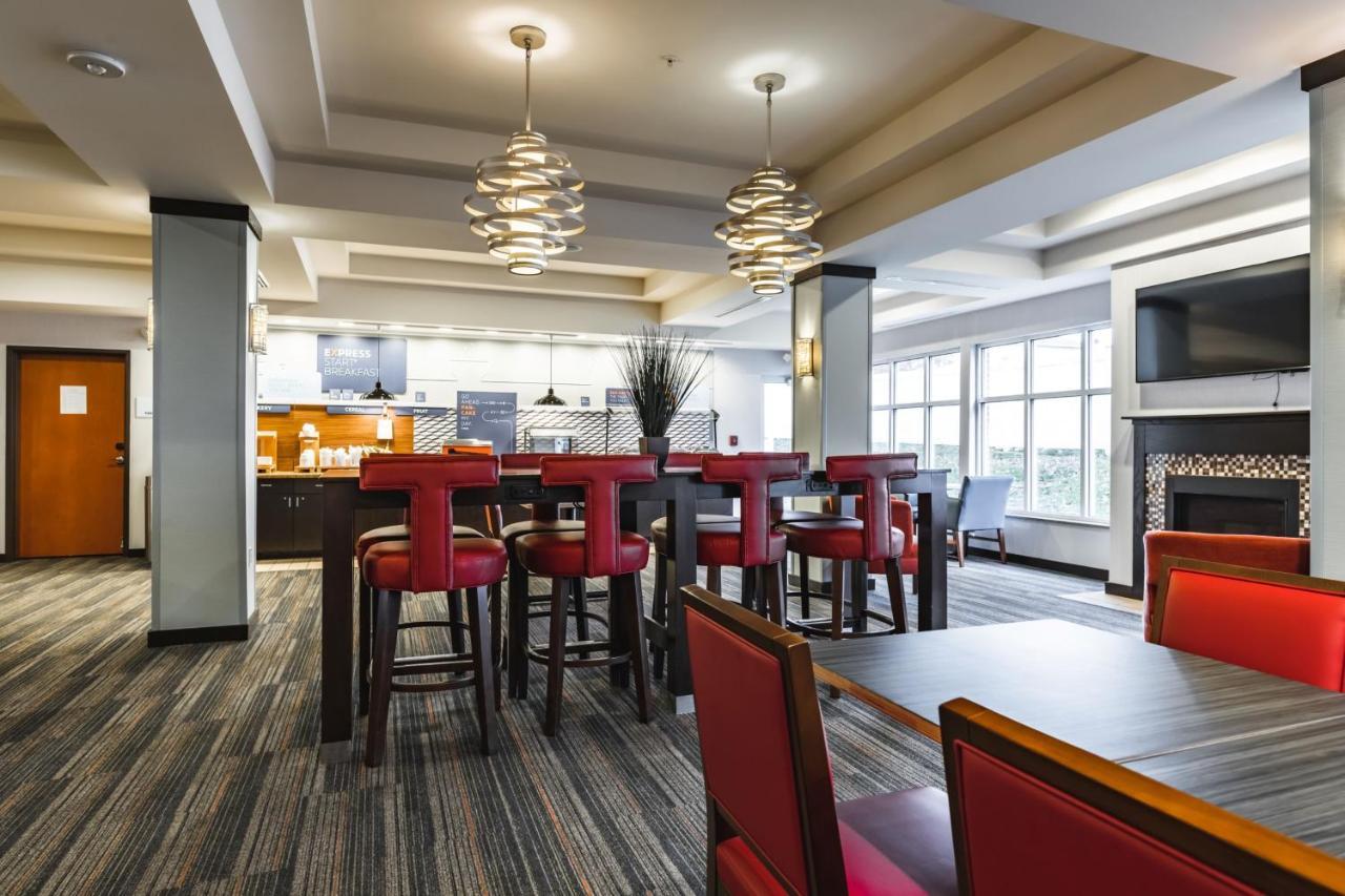 Holiday Inn Express & Suites New Martinsville By Ihg Exterior foto