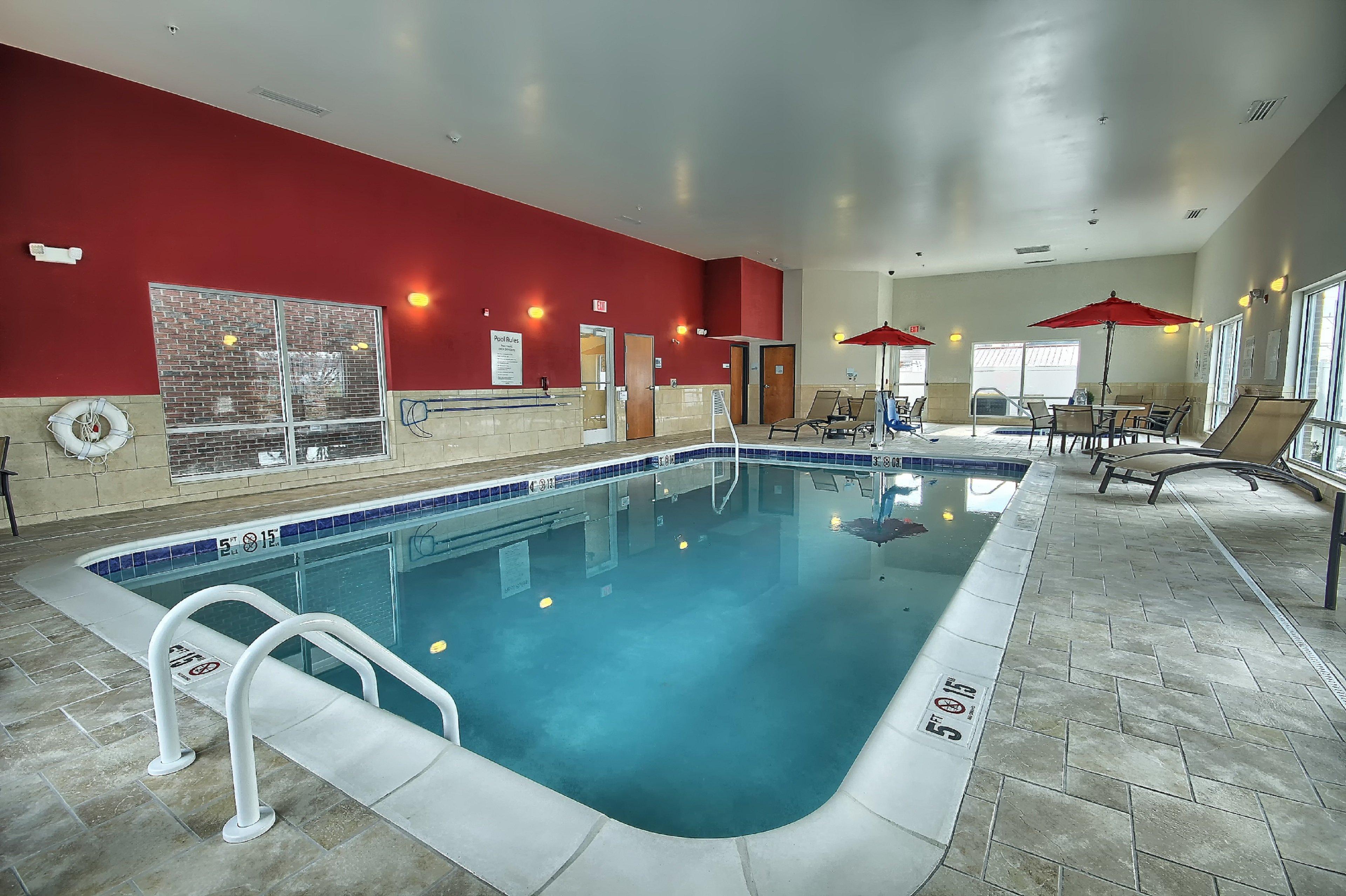 Holiday Inn Express & Suites New Martinsville By Ihg Exterior foto