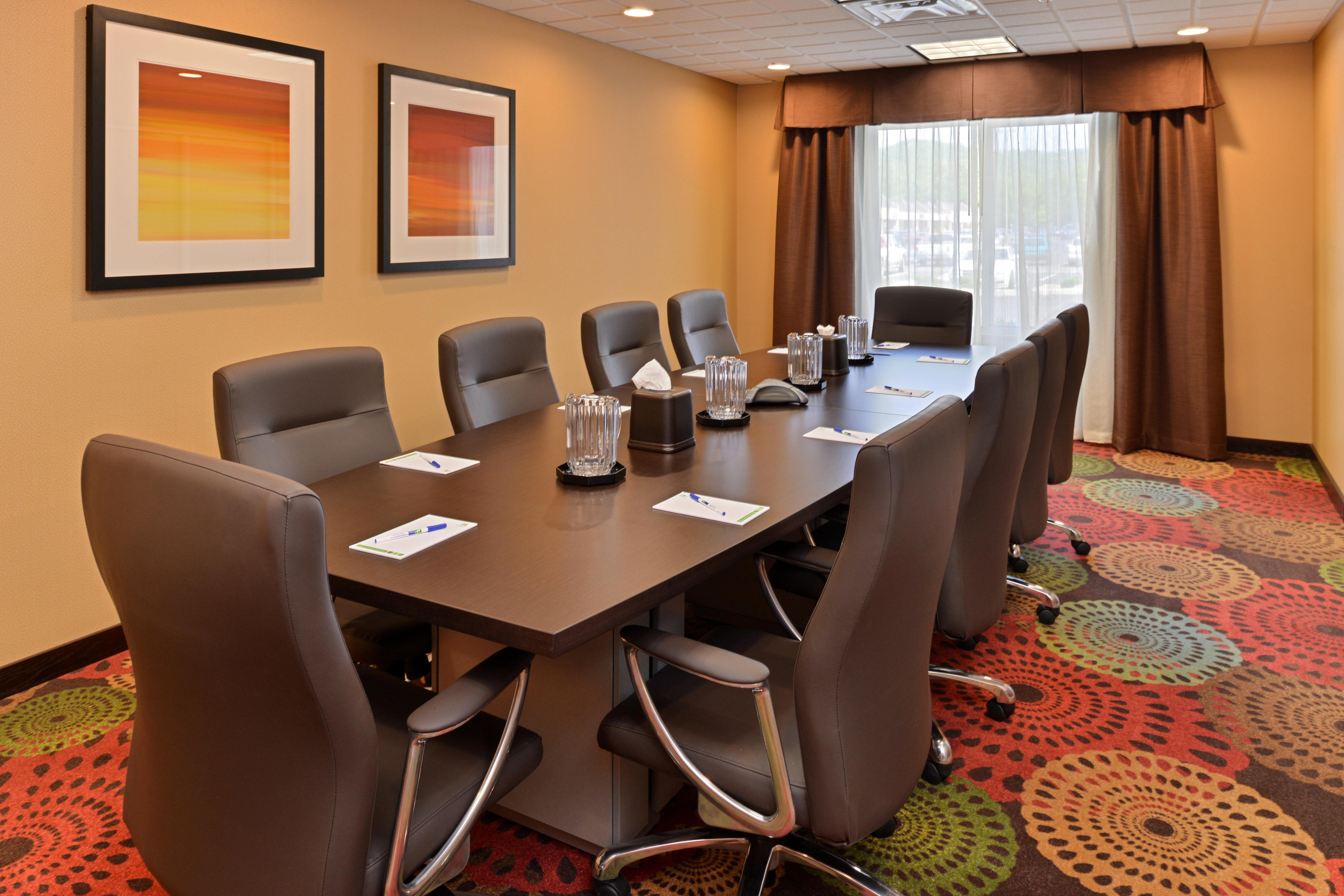 Holiday Inn Express & Suites New Martinsville By Ihg Exterior foto