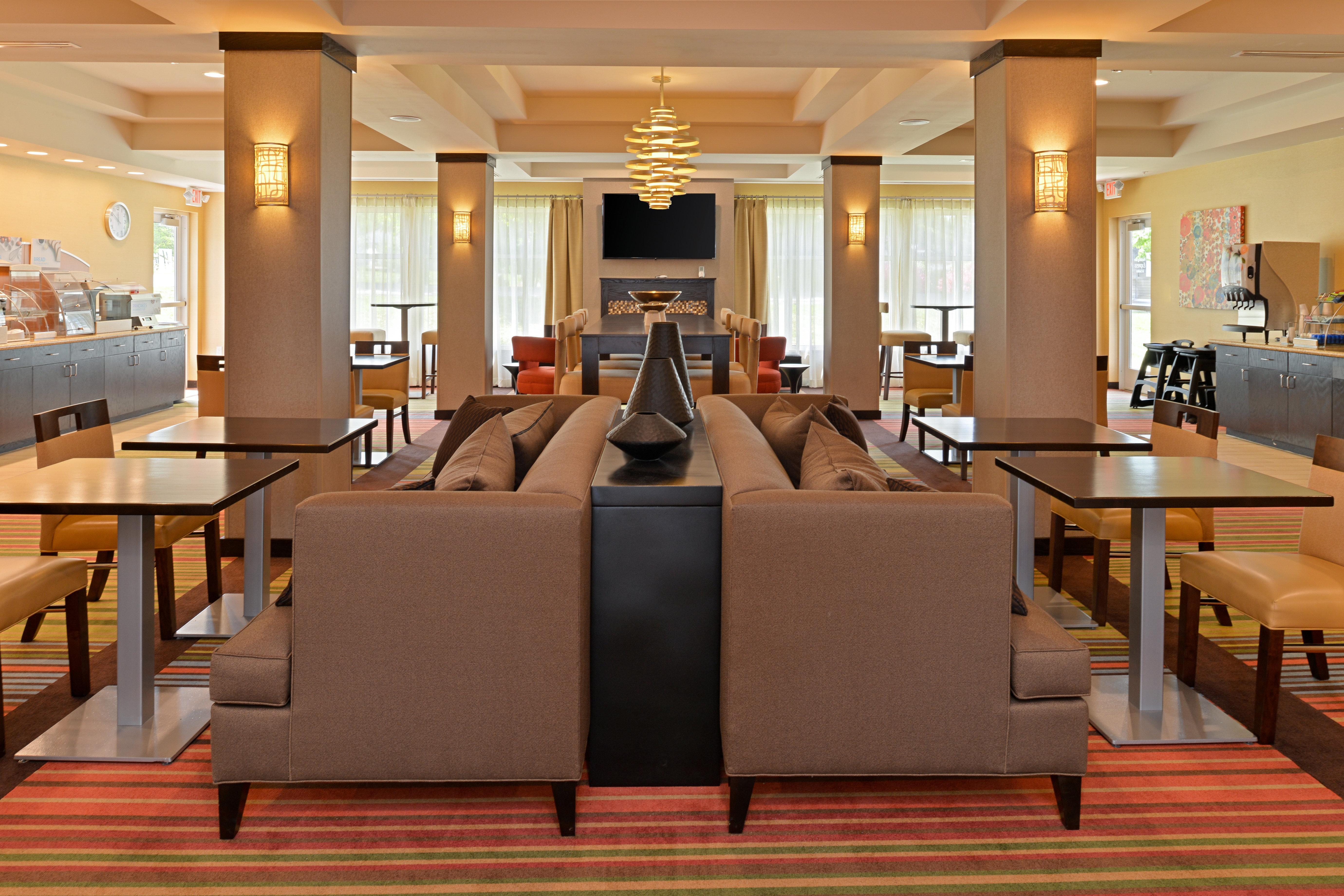 Holiday Inn Express & Suites New Martinsville By Ihg Exterior foto