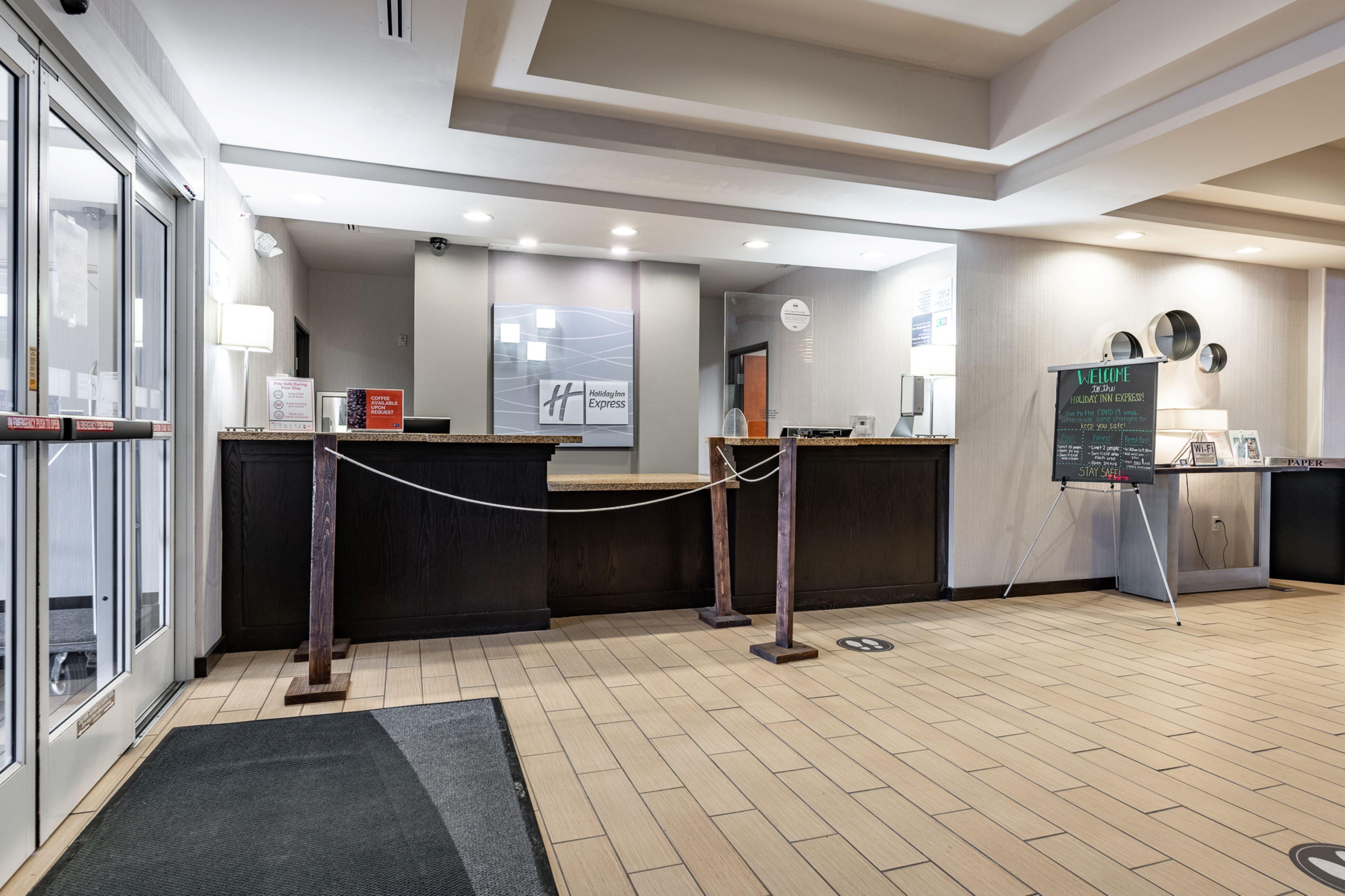 Holiday Inn Express & Suites New Martinsville By Ihg Exterior foto