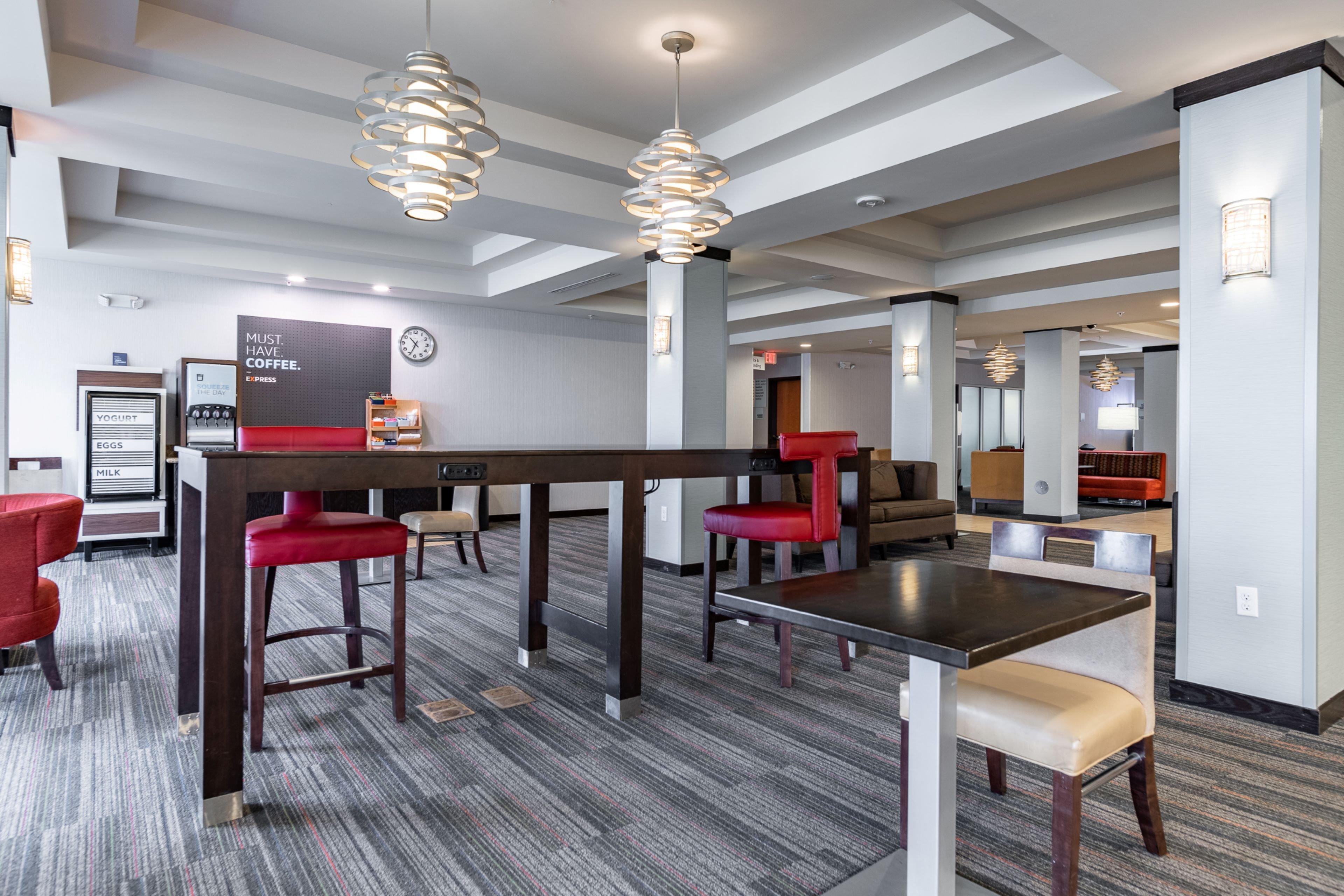 Holiday Inn Express & Suites New Martinsville By Ihg Exterior foto