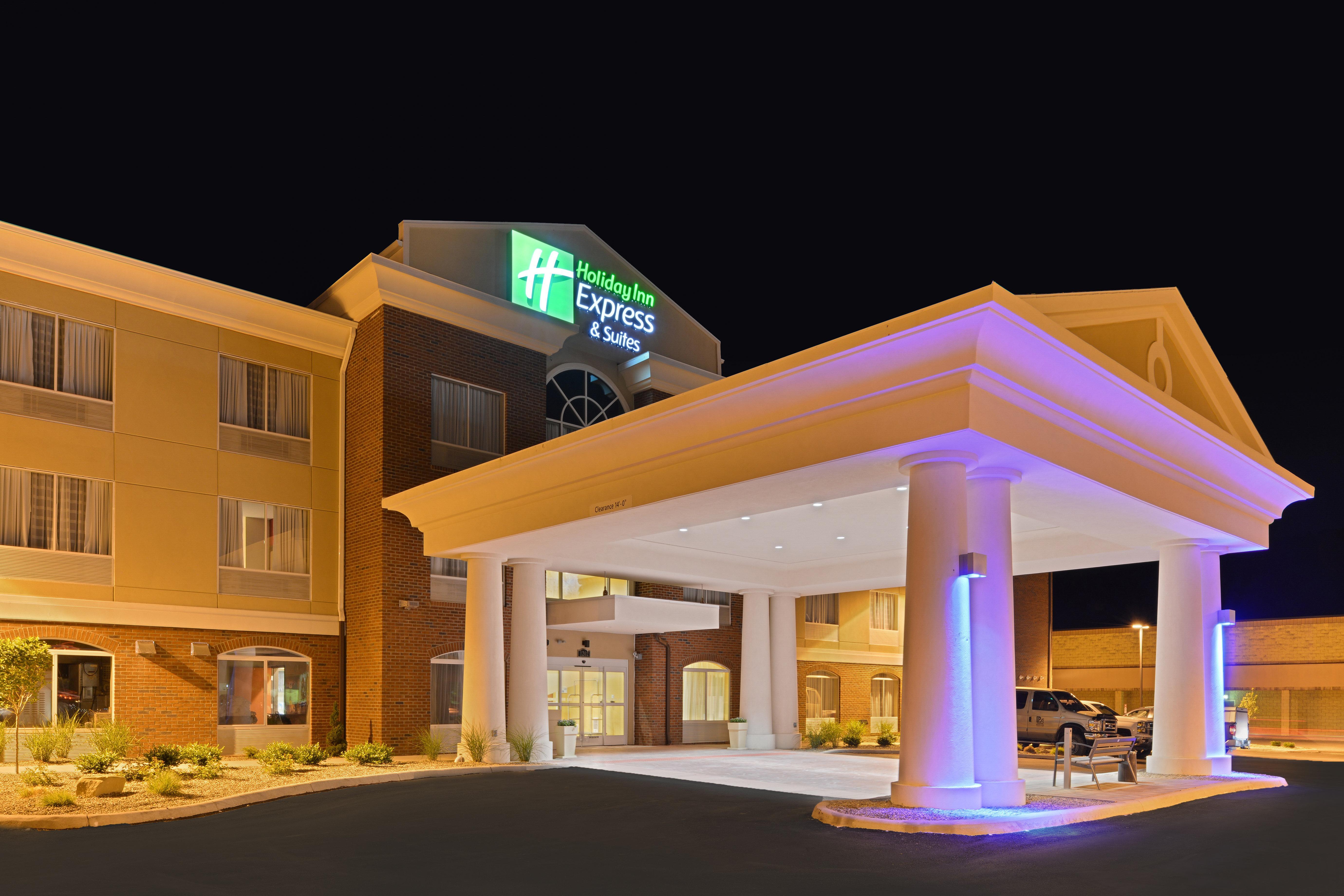 Holiday Inn Express & Suites New Martinsville By Ihg Exterior foto